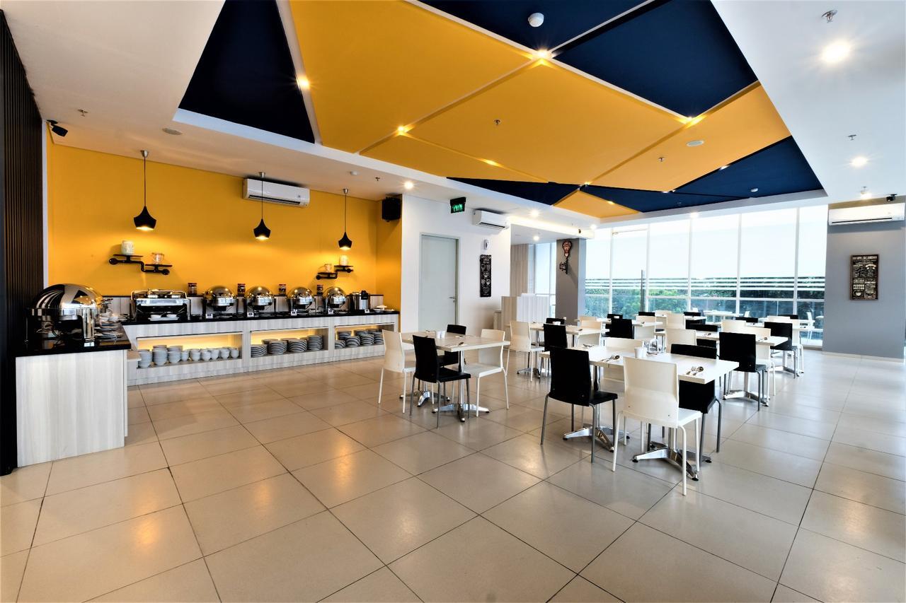 Hotel 88 Bekasi By Wh Eksteriør bilde